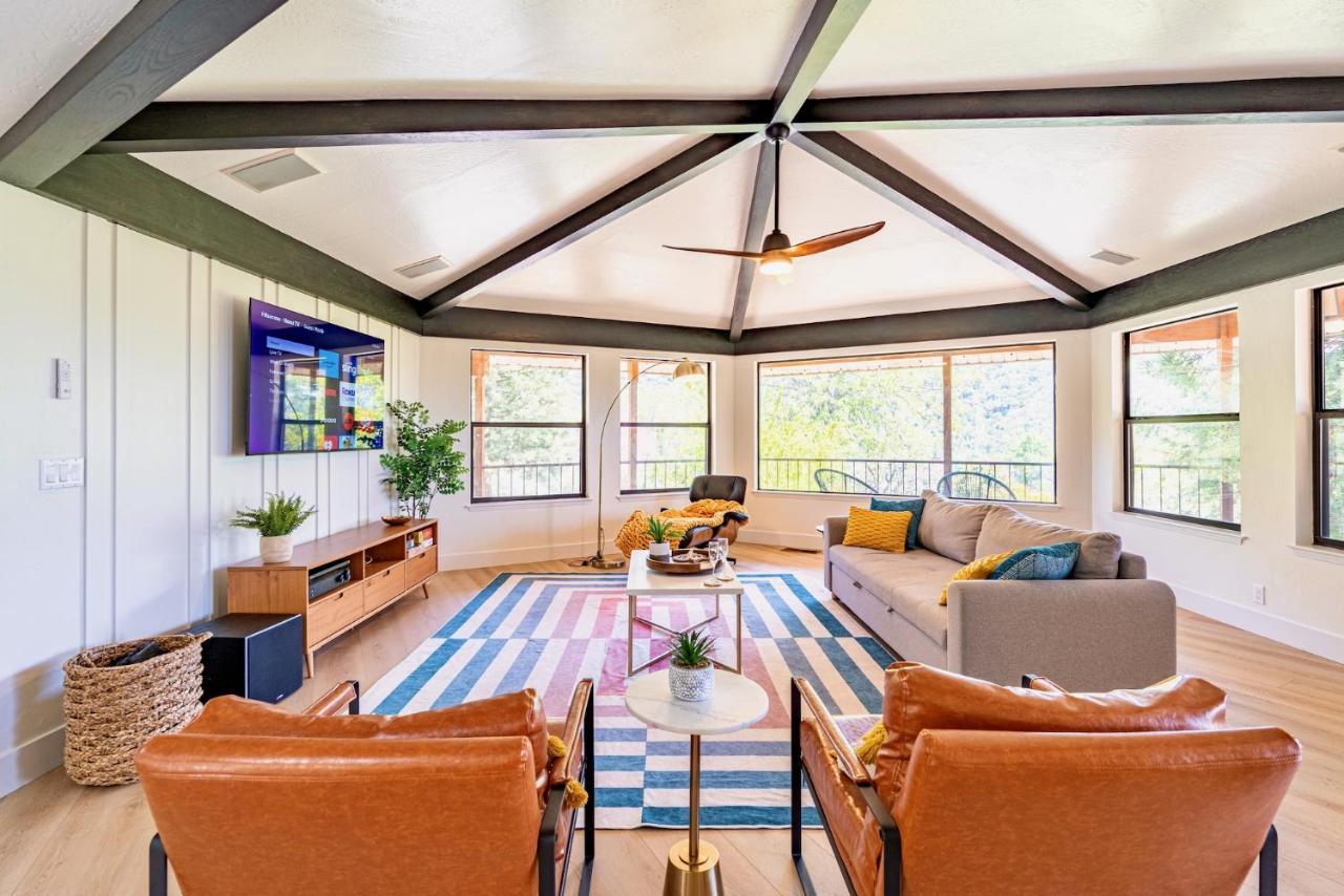 Secluded Mtn Top Family Haven W/Views Spa & Arcade Three Rivers Extérieur photo