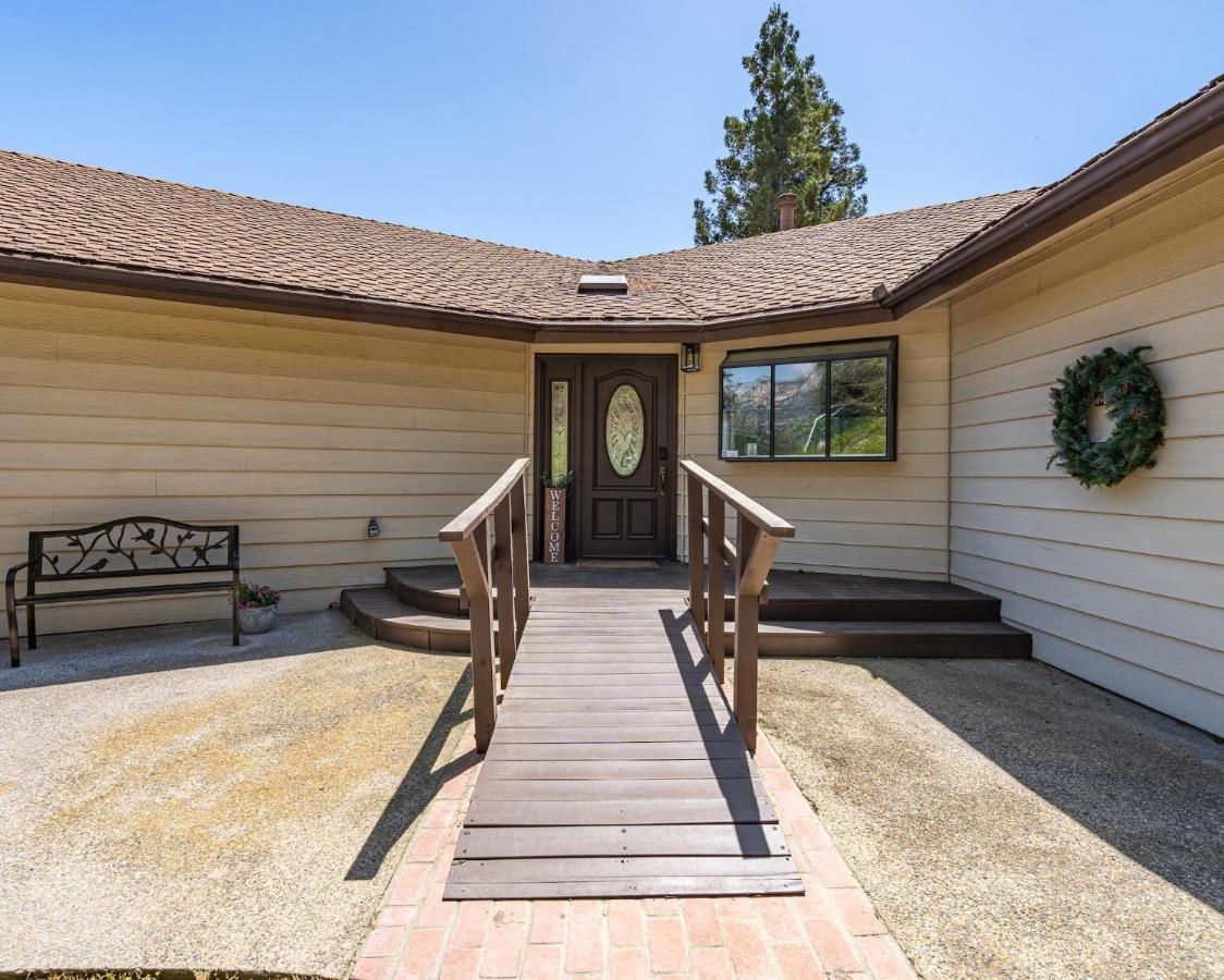 Secluded Mtn Top Family Haven W/Views Spa & Arcade Three Rivers Extérieur photo
