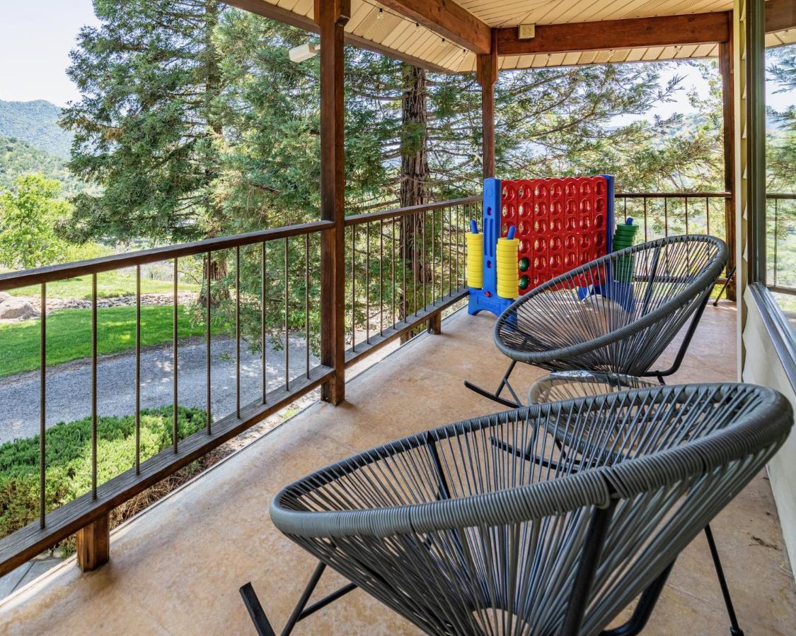Secluded Mtn Top Family Haven W/Views Spa & Arcade Three Rivers Extérieur photo