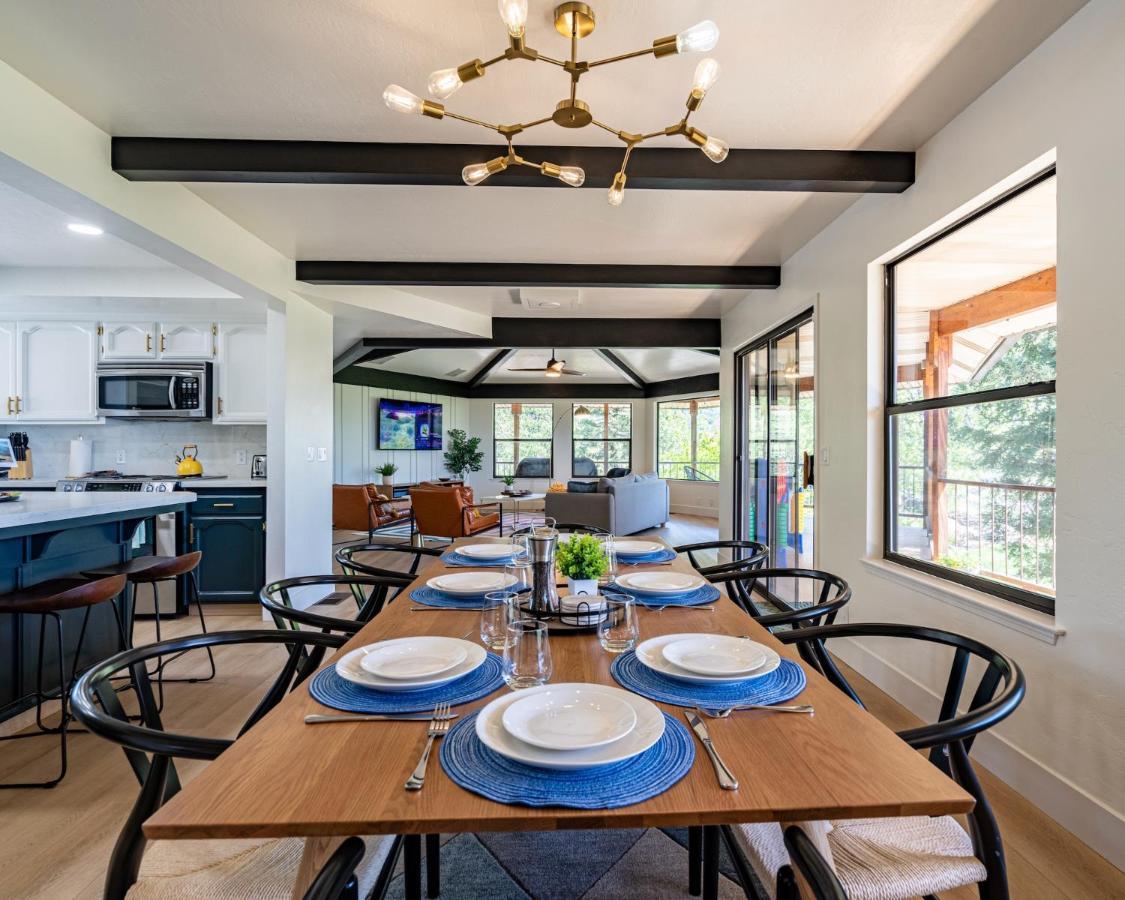 Secluded Mtn Top Family Haven W/Views Spa & Arcade Three Rivers Extérieur photo