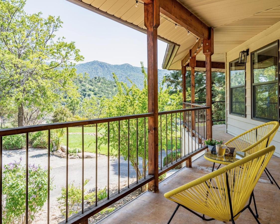 Secluded Mtn Top Family Haven W/Views Spa & Arcade Three Rivers Extérieur photo